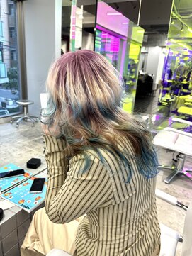 オーン 渋谷(OOn) ピンクパープルとブルーのクラゲウルフデザイン