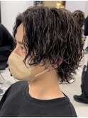 七三センターパートウルフマッシュツイストスパイラルパーマ黒髪