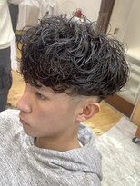 マキシム ナカイ(MAXIM NAKAI)&nbsp;スペインカールメンズパーマフェードスタイル