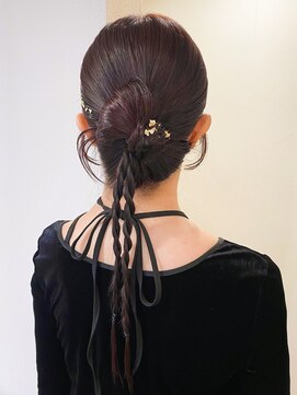 レア 表参道(L'ea) 大人ガーリーダークアッシュミディアムレイヤー結婚式ヘアセット