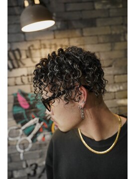 フォーコーナーズカットショップスリーセント 栄(FourCornersCutShop 3/cent) スパイラルパーマ