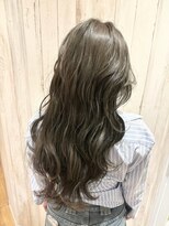 ロア バイ アヴァンス 天王寺店(Lowa by avance.) オリーブベージュ×透明感