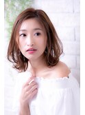 ピンクベージュorインナーグレージュの長めバングのマチルダボブ
