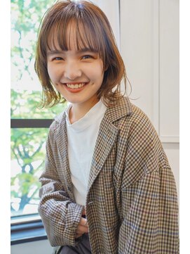 シア(sia) 外ハネボブ/眉フロント