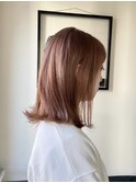 ピンクベージュ×ミディアムロング