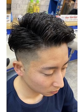 カットハウス 緩パン2ブロックフェード