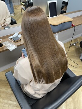 シカ 神戸三宮元町店(Cica) 髪質改善 トリートメント 三宮 神戸美容室 ベージュ 艶髪 元町