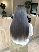 コワファーストナガサキシャンプーボーイ(COIFF1RST NAGASAKI SHAMPOO BOY)&nbsp;ブリーチ2回 グレーシルバー