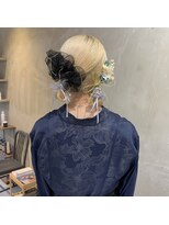 シー(Ciii)&nbsp;stylist イケダ>> アシメツインアレンジ
