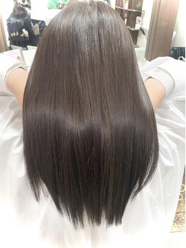 カラーズ(THE COLORS)の写真/今までの縮毛矯正とはまるで別物！手触り、質感、艶感、まとまりが驚くほど向上♪地毛のような自然さも◎