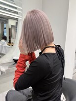 ステン(sten)&nbsp;ホワイトピンクベージュ切りっぱなしボブ