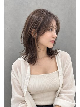 ラベルムバイエーケー(La Belleme by AK) アッシュグレージュ鎖骨レイヤー
