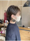 オリーブベージュ