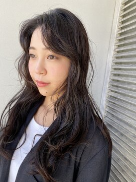 オルティ(OLTI) 《OLTI》 黒髪×センターパート