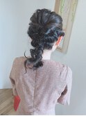 編み込みゆるふわダウンスタイル