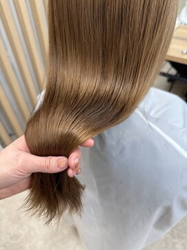 キイ ギンザ(k.e.y GINZA) ケアプロとベージュヘア