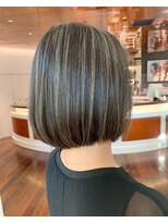 プラスシー(+C)&nbsp;白髪もぼかせる大人の地毛ハイライト/積み重ねたハイライト