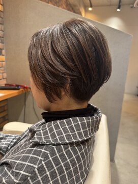 レーヴ(Reve) 刈り上げ 前下がりショート