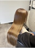 オリーブベージュ
