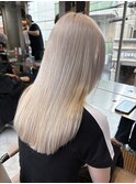 ホワイトベージュハイトーンカラーブロンドケアリタッチブリーチ