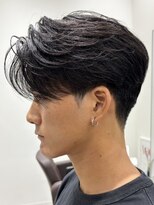 カルム(kalm)&nbsp;メンズセンターパートウルフセンターパートニュアンスパーマ襟足