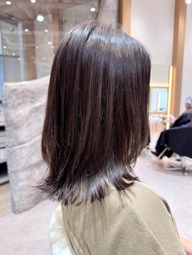 ソワネ 表参道(soigne) 表参道酸性ストレートミディアムレイヤーアッシュグレー40代