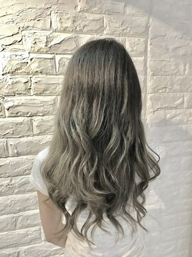 ウーロス(uros.) とろみマットグレージュ☆レイヤー