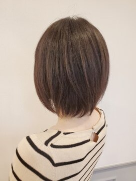 ミディアムレイヤーボブ L クアトロ 戸塚立場店 Quatro のヘアカタログ ホットペッパービューティー