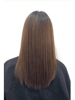 ココ 本八幡(KOKO)&nbsp;黒髪クラゲヘアーオリーブグレー小顔ココアベージュロングヘア