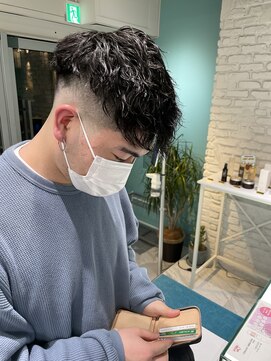 リーホリエ(Lee Horie) 前下がりスパイラルパーマ