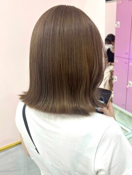 ゲーム バイ アランスミシー 横浜(GAME by Alan Smithee) カーキベージュ/秋カラー/外ハネ/ボブ/オリーブ/髪質改善/横浜