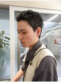 メンズ黒髪スパイキーショートヘア