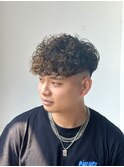 スペインカール　フェードカット　スキンフェード　メンズパーマ