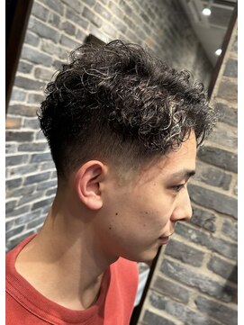 ミリオンバックス 御徒町店(Million Backs) シークレットパーマ/マッシュ/刈り上げ<理容室>[メンズ/眉毛]