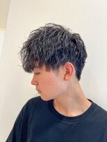 ティーワン 神埼店(T-one)&nbsp;▼ツーブロックマッシュ黒髪刈り上げツイストスパイラルパーマ