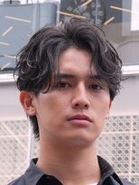 テン 心斎橋(tenn.)&nbsp;心斎橋フェザーパーマフェザーショートセンターパート20代緩め