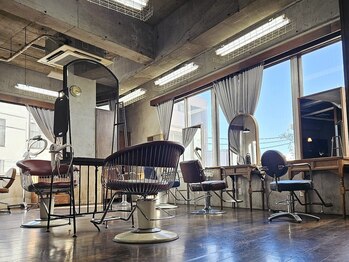 ピンナップガール(PiNup GirL)の写真/キャリアの長いスタッフが多く高い技術力でお悩みを解決へ導きます♪お客様のニーズに合わせたお手頃価格◎