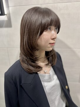 イオ 渋谷(io) レイヤーカット/ミディアムレイヤー/グレージュブラウン