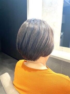 ガーデン ウシワカマル(Garden@ushiwakamaru) ミセス/ワンカールパーマ/白髪ぼかしハイライト