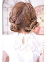 メイズ(MAZE)&nbsp;【メイズ東中野・鍛原志行】編み込みローツインおだんご