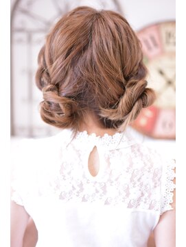 メイズ(MAZE) 【メイズ東中野・鍛原志行】編み込みローツインおだんご