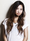 大人の王道ロングスタイル