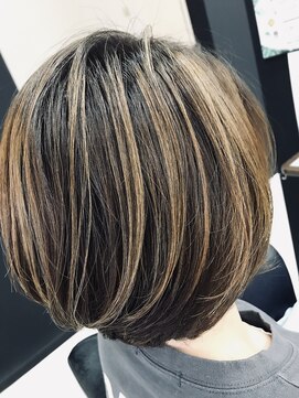 ヘアメイク アフェクト(hair make afe'cto) ハイライトショートボブ