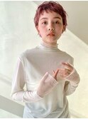 ベリーピンクのカラーとショートカットが可愛い、ベリーショート