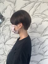 ナディアバイカリス(Nadia by charis)&nbsp;コンパクトショートボブ|刈り上げ|前下がり