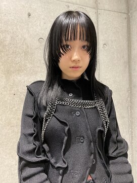 エアー 青山(AIR) 顔まわりで個性を。デザインカット。