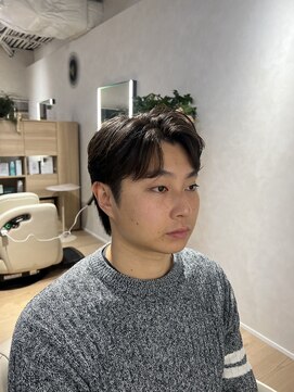 ウノプリールヴァモス(unopulir Vamos) 30代大人メンズヘア黒髪センターパート