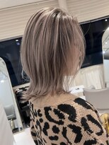 フォート(FORT) 春カラー/外国人風バレイヤージュ/ホワイトベージュのボブ