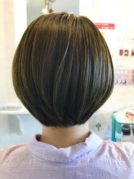 ヒッピーヘアー(Hippie Hair) ミニボブ　ミントアッシュ