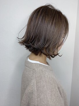 モルニ(MORNI) グレージュ_マロンベージュ Aラインボブ かきあげ